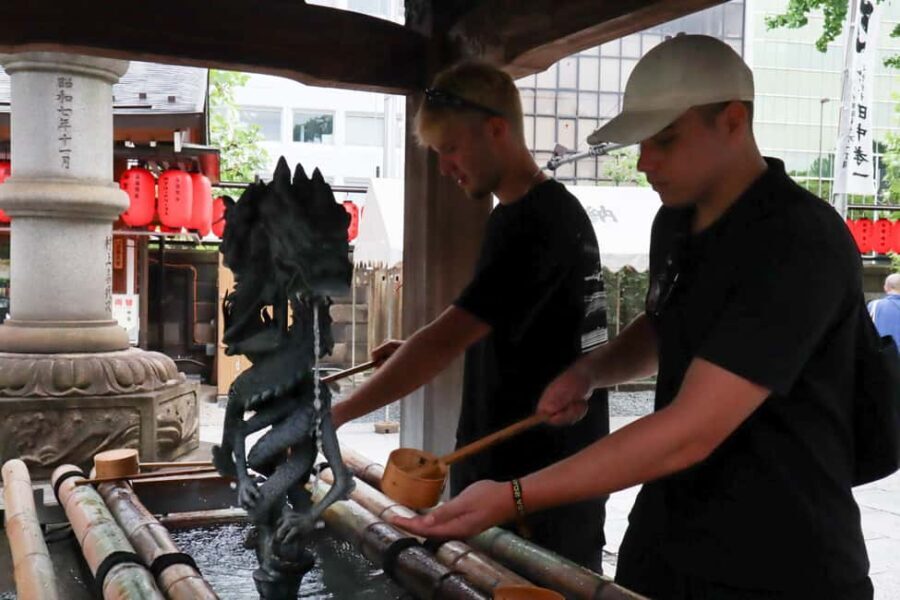 Tokyo: Akasaka Walking Tour with Temple Visit - An In-Depth Look at the Akasaka Walking Tour