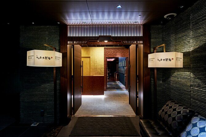 Tokyo Private Tour & Japanese Traditional Performance with Dinner - Authentic Cultural Experience