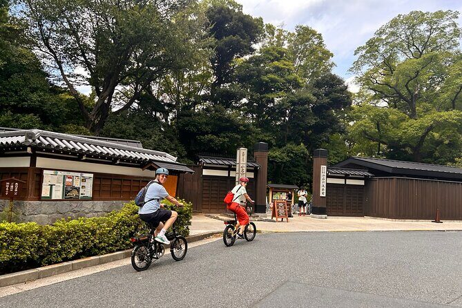 TOKYO: Tailored Gardens tour with Pro Gardener by E-bike -BASIC - Itinerary Breakdown