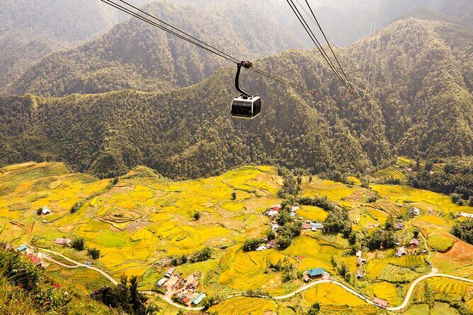 Tour to Sapa town and Cat Cat Village at the Fansipan Mountain - Day Two: Trekking and Village Hikes