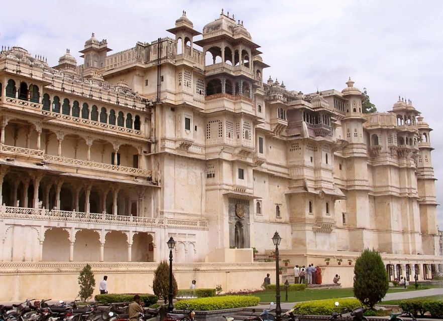 Transfer From Jaisalmer To Udaipur Via Ranakpur Jain Temple - Who Will Love This Tour?
