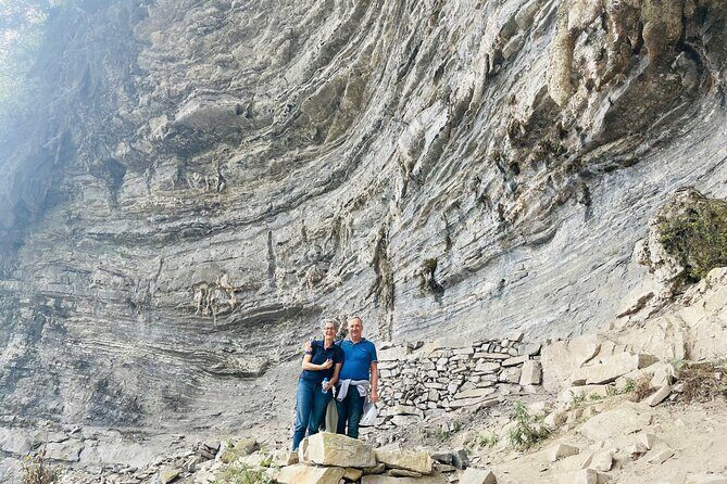 Trekking the White Cliff Ma Pi Leng Pass Adventure - What Makes This Tour Stand Out?