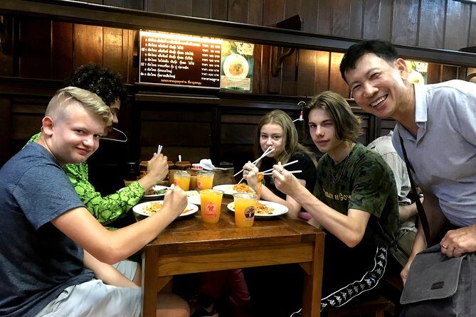 Tuk Tuk Bangkok Private Tour: WW2 Pad Thai, 360-Viewpoint, Chinatown (Pickup) - Who Should Consider This Tour?