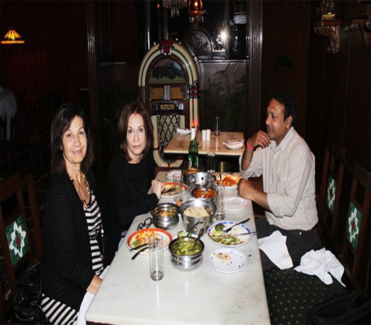 Varanasi: Evening Arti Boat Tour with Dinner - Why This Tour Works Well