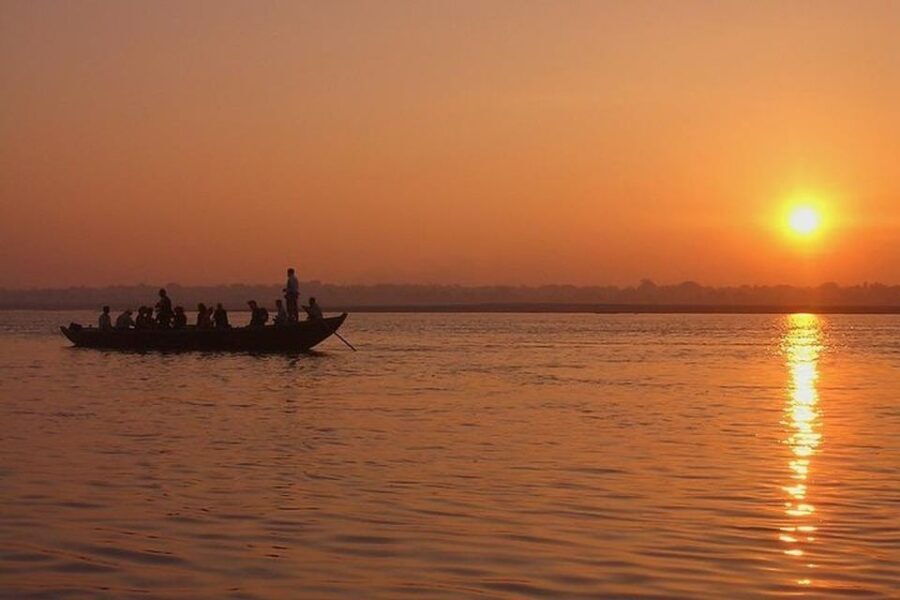 Varanasi: Morning Tour with Yoga Session and Boat Ride - Practical Details and Tips