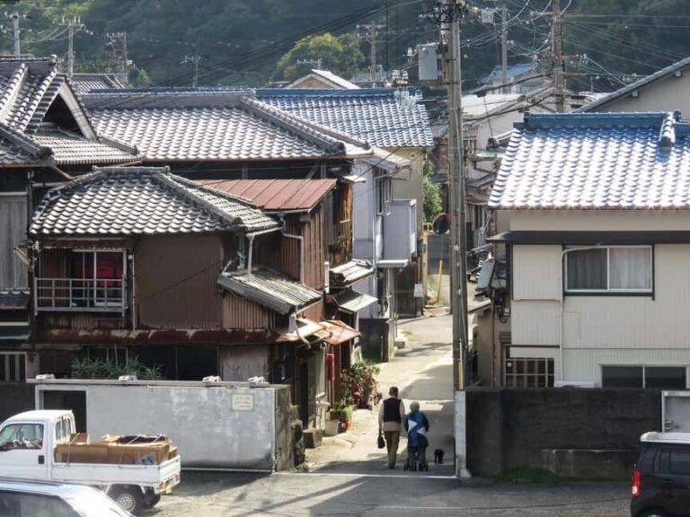 Wakayama: Kada Cycling Tour with Medetai Train Ride - Exploring the Kada Cycling Tour: What You Can Expect