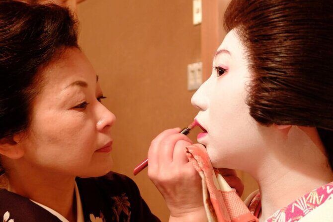 Watch the Young Geisha do their makeup and Get Ready! - Frequently Asked Questions