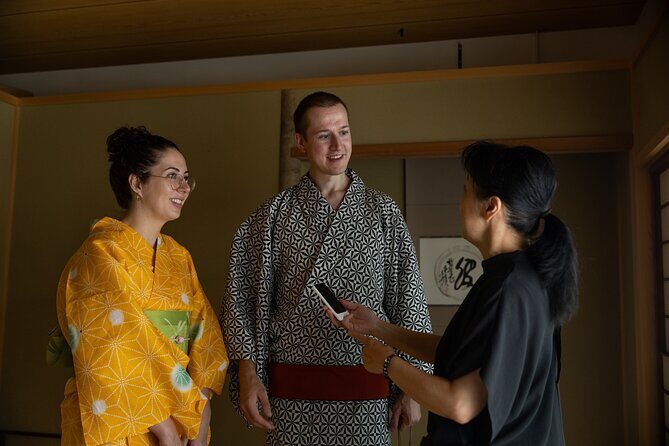 With AI Translation Kimono Stroll in Shikemichi and EndojiStreets - FAQ Section