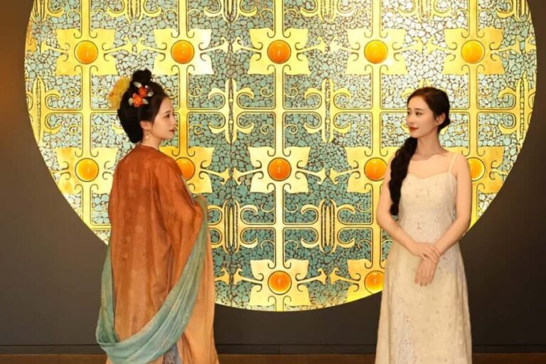 Xian: Hanfu Costume Experience & Ancient-Modern Photoshoot - A Complete Breakdown of the Experience