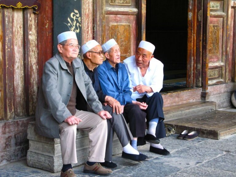 Xi'an Muslim Quarter Night Market Foodie Walking Tour - Exploring the Muslim Quarter: A Deep Dive