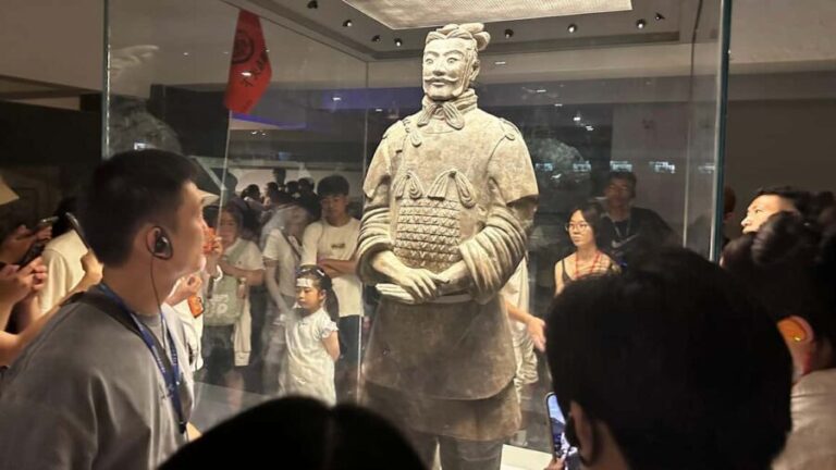 Xi'an:Terracotta Army Guided Tour by Expert Guide w/Transfer - An In-Depth Look at the Tour Experience