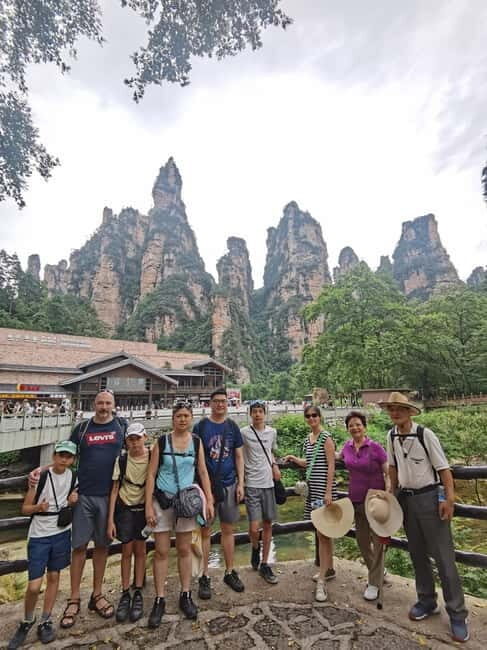 Zhangjiajie: Quartz Sand Painting Experience & Art Gallery - Exploring the Day in Zhangjiajie: A Step-by-Step Breakdown