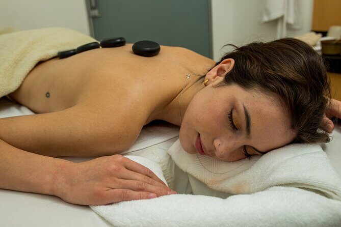 1 Hour Decontracting and relaxing with stones and essential oils - An In-Depth Look at the Experience
