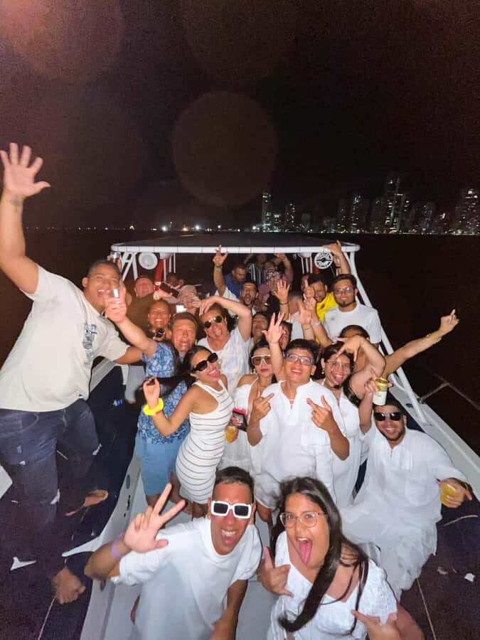 2-hour tour in Cartagena Sunset View in party boat - Who Will Love This Tour?
