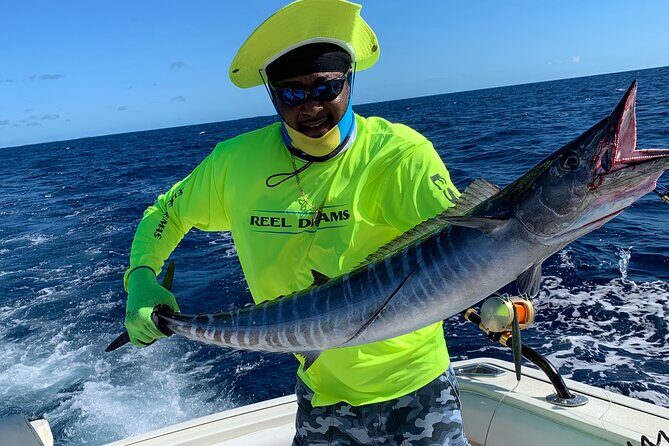 4 hours 38ft Reel Dreams Private Charter in Nassau - The Sum Up