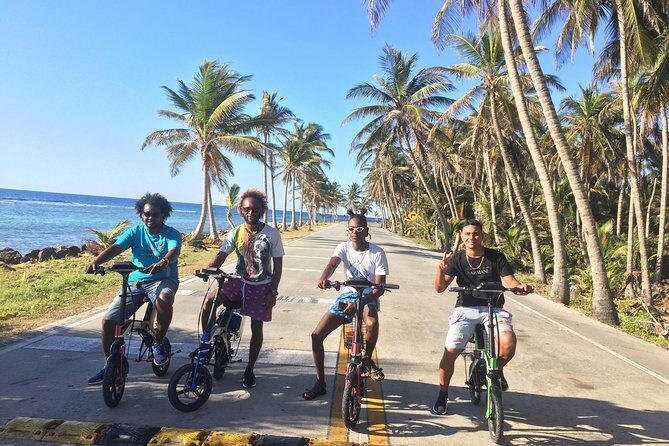 A small bottle opener of what San Andres Island can offer you - Key Points