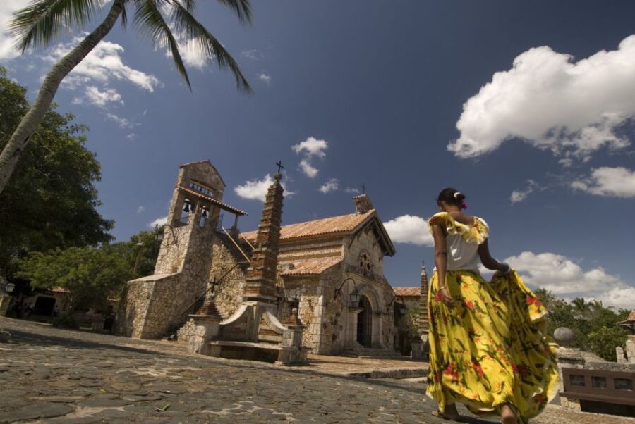 Altos de Chavón and Shopping in La Romana Day Tour - The Realities of the Tour: Pros and Cons