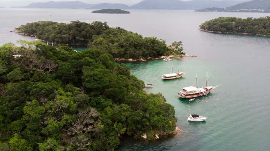 Angra dos Reis: Boat Tour in Ilha Grande and Lagoa Azul - Who Would Love This Tour?