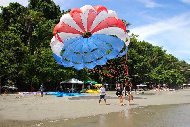 Beach Parasailing with Aguas Azules - What Makes This Tour Stand Out?