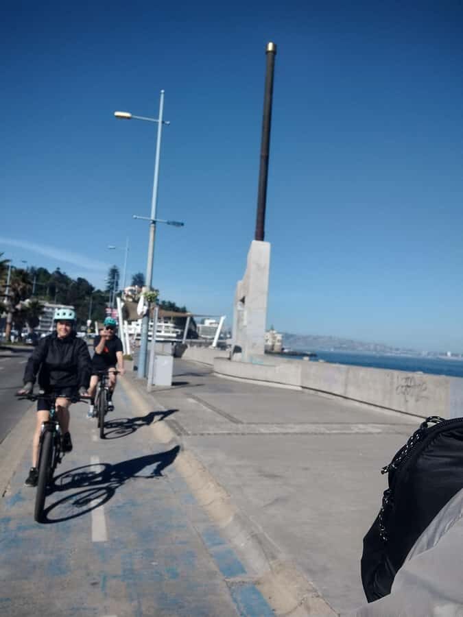 Bike ride along the coast of Viña del Mar or Valparaíso, you choose! - Why Choose This Bike Tour?