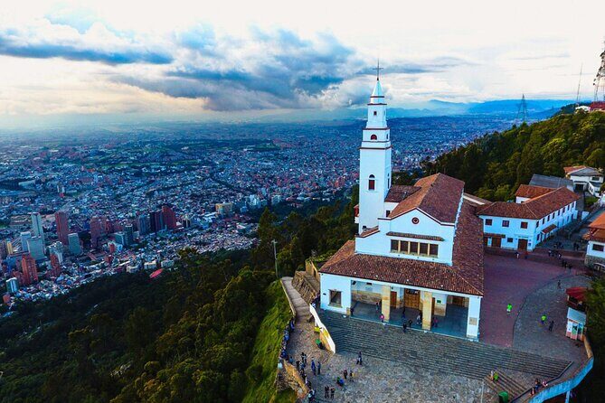 Birdwatching at Monserrate Bogotá 4H - An In-Depth Look at the Birdwatching Tour on Monserrate