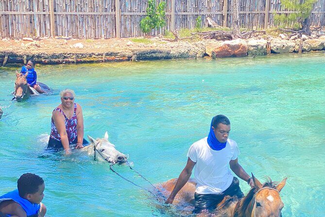 Birthday Celebration Experience in Jamaica + Transportation - The Personal Touch and Exclusivity