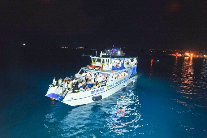 Boat Experience in the Bay of San Andres Islands - An In-Depth Look at the San Andrés Night Boat Experience