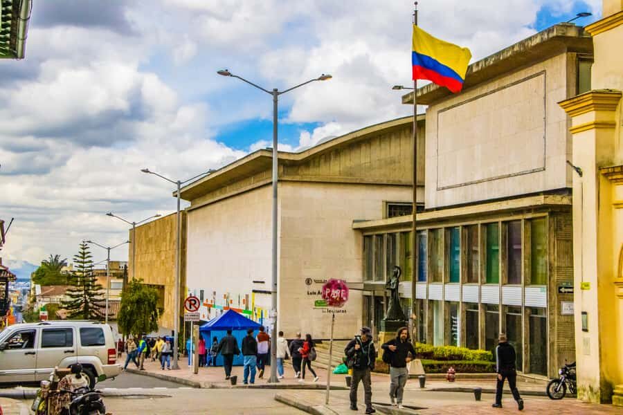 Bogotá: Private Candelaria Walking Tour with Gold Museum - Exploring Bogotá’s La Candelaria: A Neighborhood of Contrasts