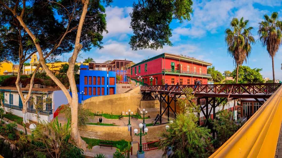 Bohemian tour of Barranco with dinner - Practical Details