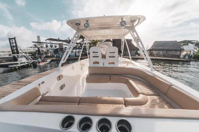 Boraina, 34 FT Luxury boat rental in Cartagena - The Complete Experience: What You Can Expect