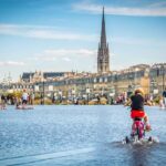 Bordeaux: Famous Figures 2h Walking Tour - Who should consider this tour?