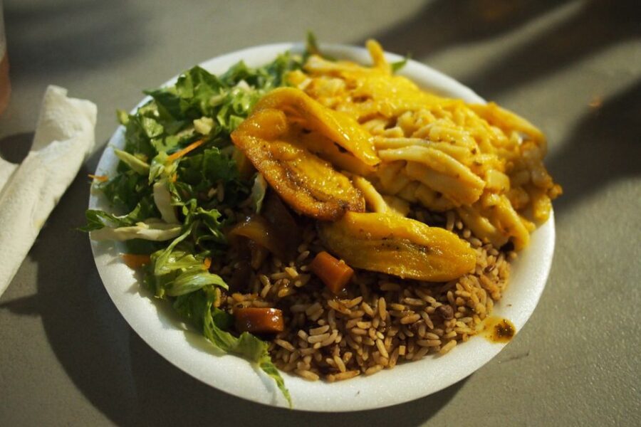 Bridgetown: Oistins reservation with drink & return transfer - The Food: Fresh Fish and Authentic Flavors