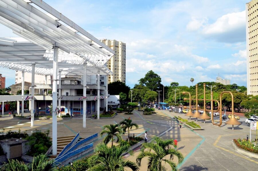 Cali: Three hours walking Cali City discovery tour - Authentic Experiences and Local Flavor