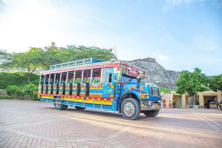 CARTAGENA: Citytour Chiva + sunset boat trip in the bay with open bar! - Frequently Asked Questions