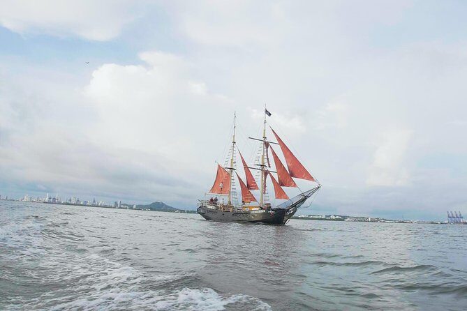 Cartagena, CO: Sunset Skyline Bay Tour on a Pirate Boat + Drinks - Who Will Love This Tour?