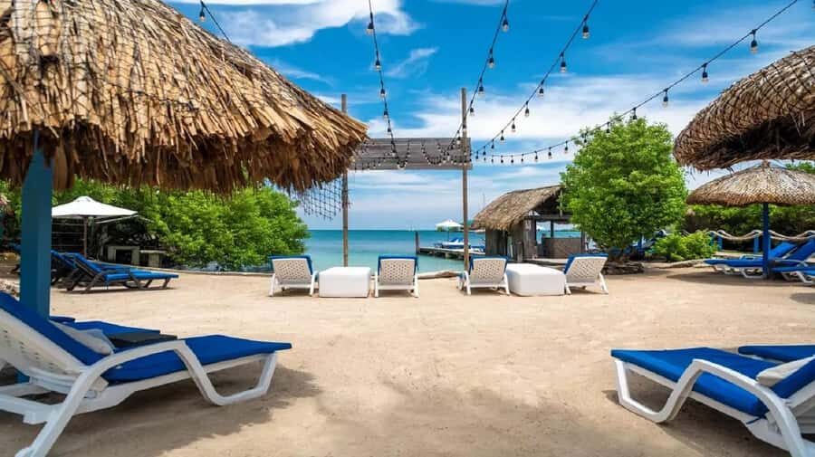 Cartagena: Coralina Island Day Trip with Lunch - The Arrival and Transportation