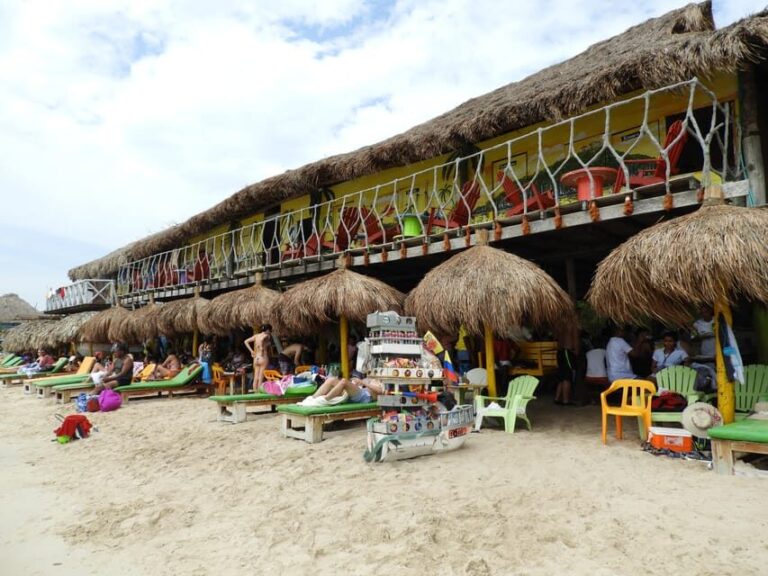 Cartagena: Ecoplan on Barú, Aviary and Oceanarium in one day - A Deep Dive into the Experience