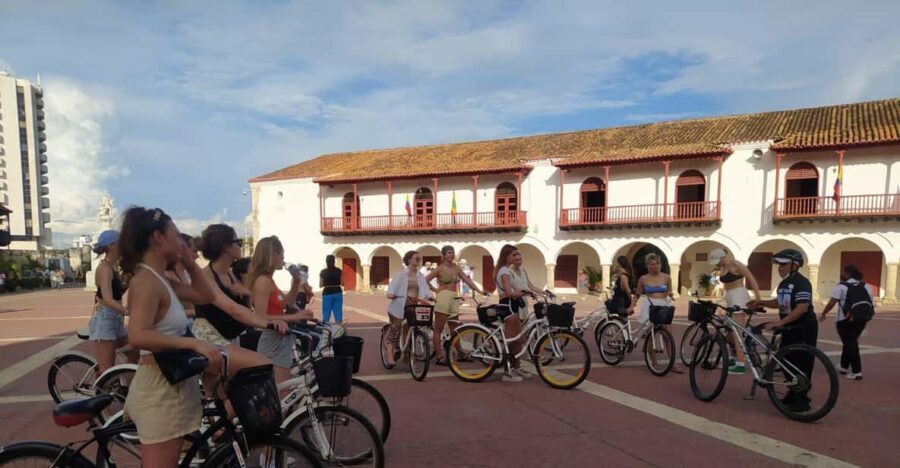 Cartagena: Have fun on a bike tour through the old city - The Practical Details