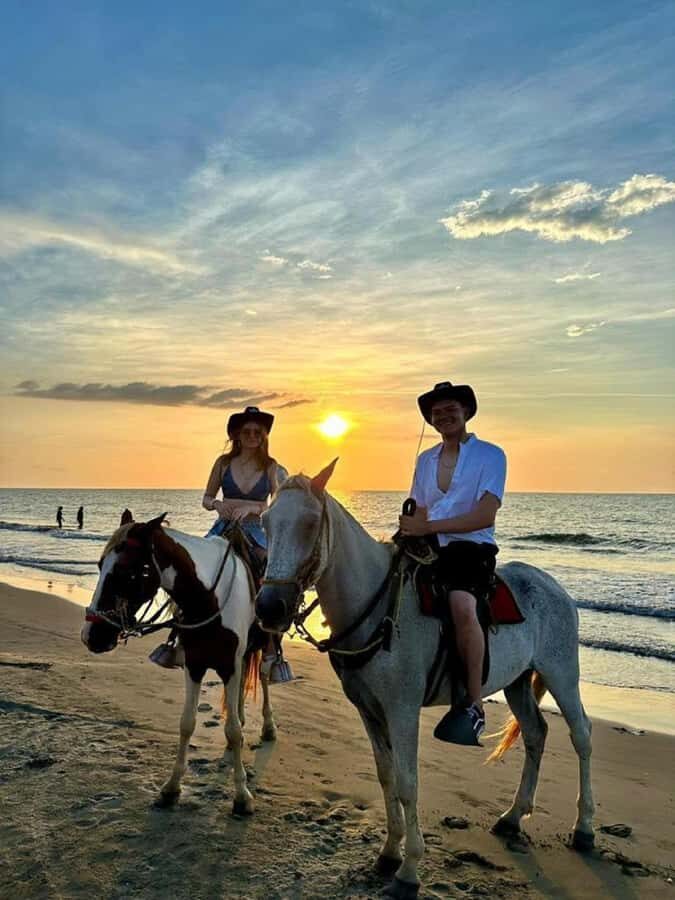 Cartagena: Horse riding on the beaches of Cartagena & PHOTOS - In-Depth Look at the Cartagena Beach Horseback Tour