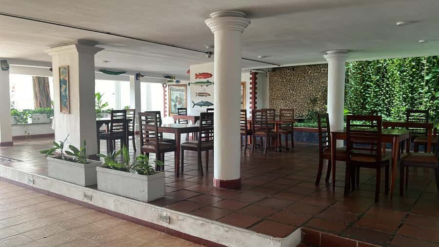 Cartagena: Pool day at Hotel Playa Club in front of the sea in Bocagrande - A Detailed Look at the Cartagena Pool Day Experience