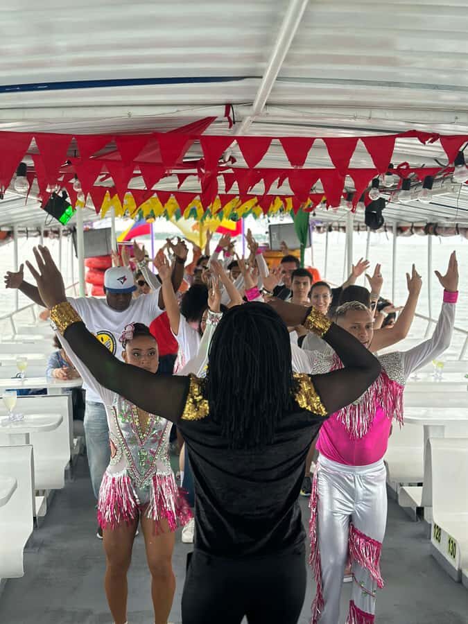 Cartagena: Sunset boat ride on the bay with open bar and musical show! - An in-depth look at the experience