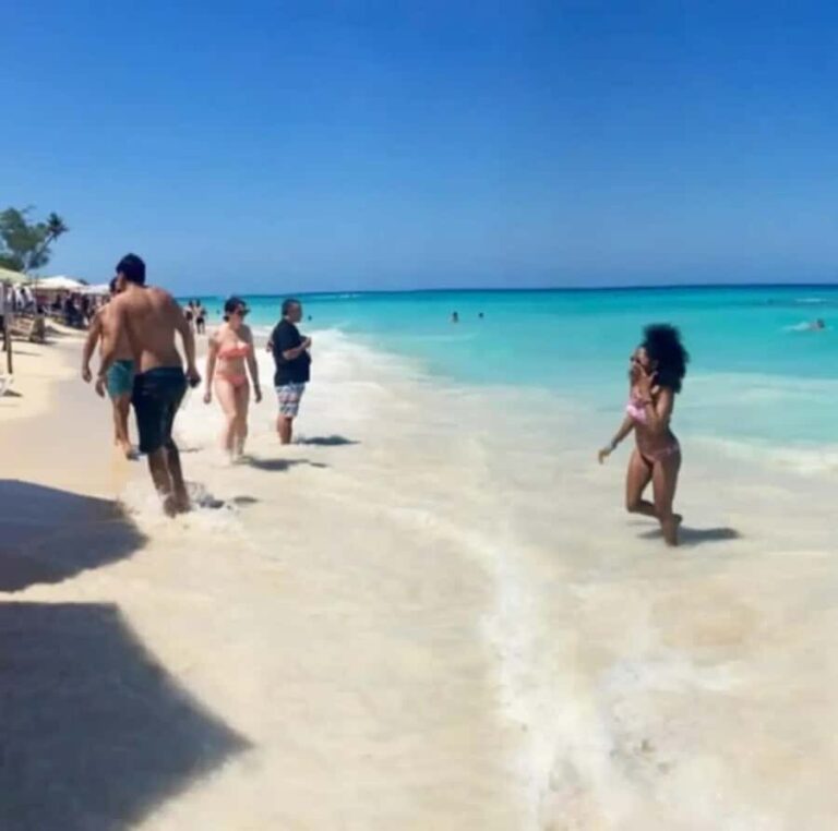 Cartagena: Tour tradicional Playa blanca barú por bus - What makes this tour stand out?