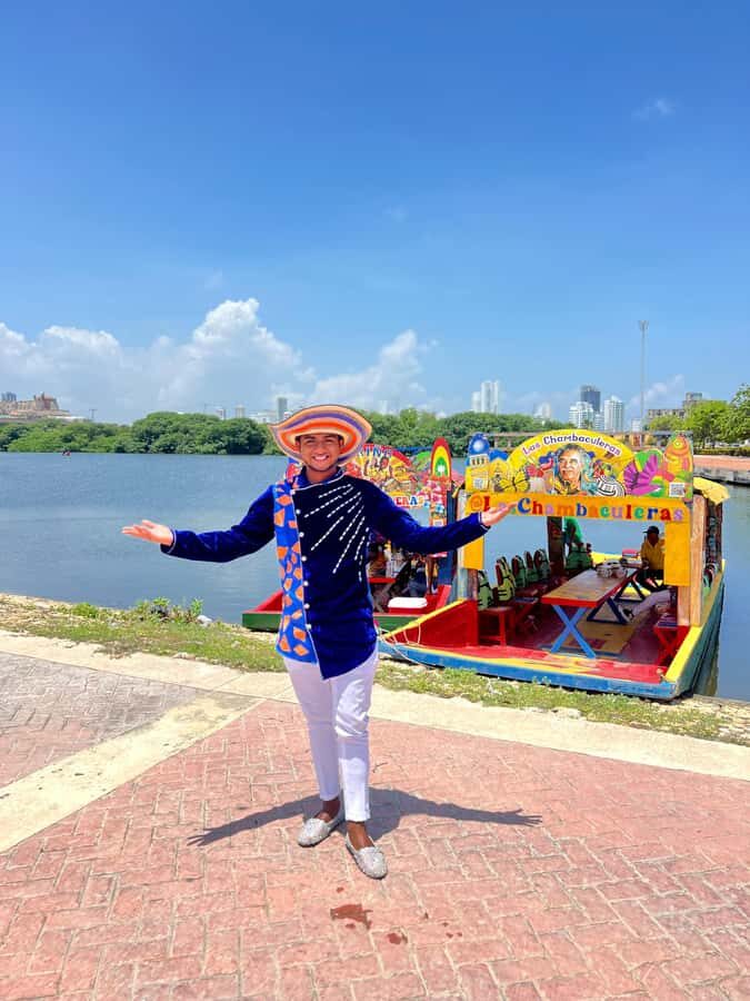 Cartagena: Typical Colombian raft ride through its canals - Exploring the Canals of Cartagena in Depth