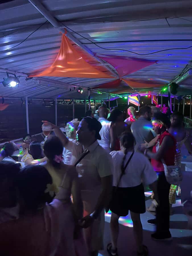 Cartagena: White night boat tour with dinner and open bar - Why This Tour Matters for Your Cartagena Visit