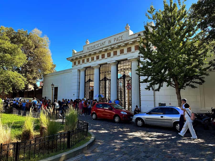 City of Angels: Walking Tour Recoleta - Skip the line - The Surrounding Neighborhood: Elegance beyond the tombs