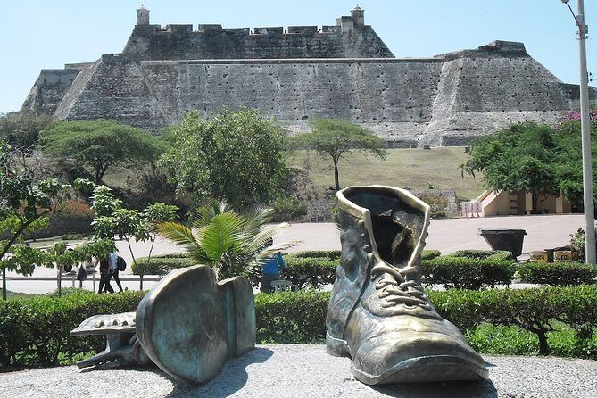 City tours in a cultural 'chiva' in Cartagena - Frequently Asked Questions