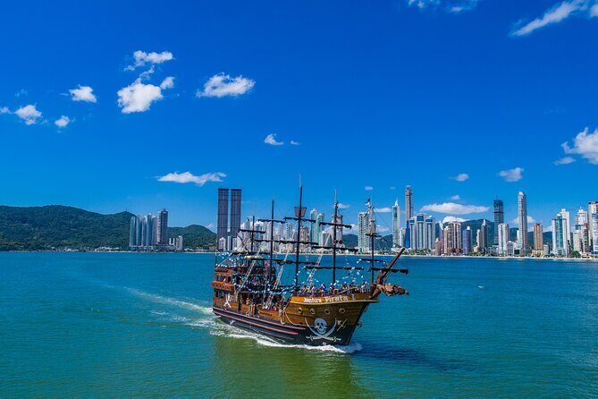 Combo Pirate Boat, Beach and Unipraias Park with transfers - What the Reviews Say