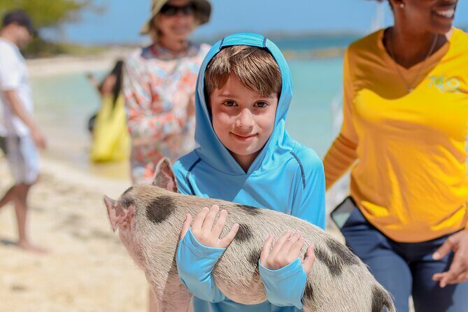 Create-Your-Own Luxury Adventure in Nassau with photographer