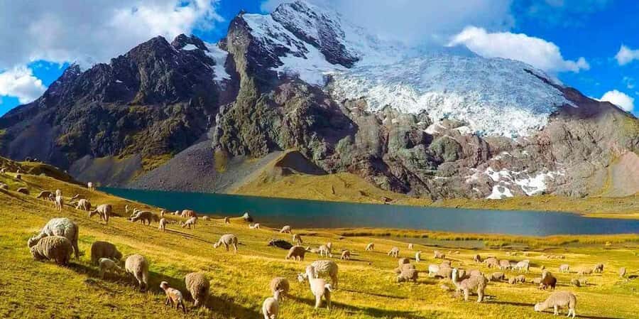 Cusco: 7 Lagoons of Ausangate Hiking Day Trip with Lunch - Exploring the 7 Lagoons