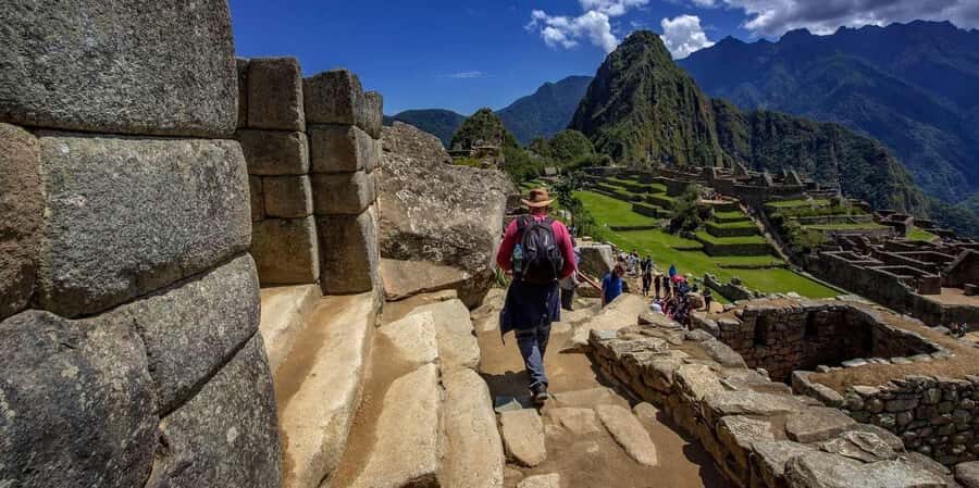 Cusco: Machu Picchu Guided Day Tour - Transportation and Logistics